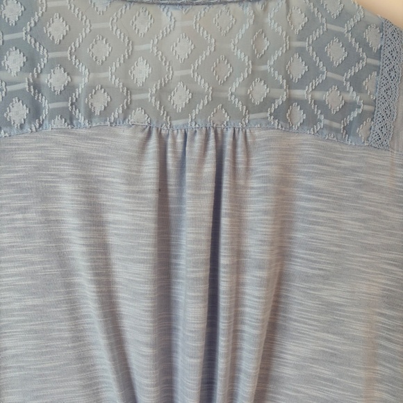 Womens Buttondown Shirt, Size M, Light Blue, Excellent Condition - Picture 6 of 11